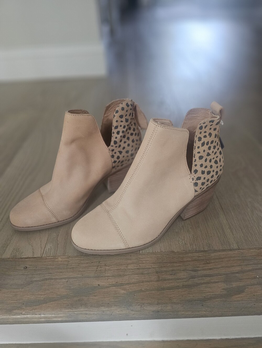 TOMS Women’s Nude Suede Ankle Boot - Nude
